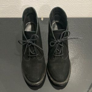 Black Vince Camuto booties